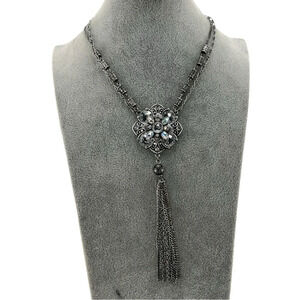 2090. SILVER TONE TOGGLE CLOSURE RHINESTONE‎ FLOWER DANGLE TASSEL NECKLACE